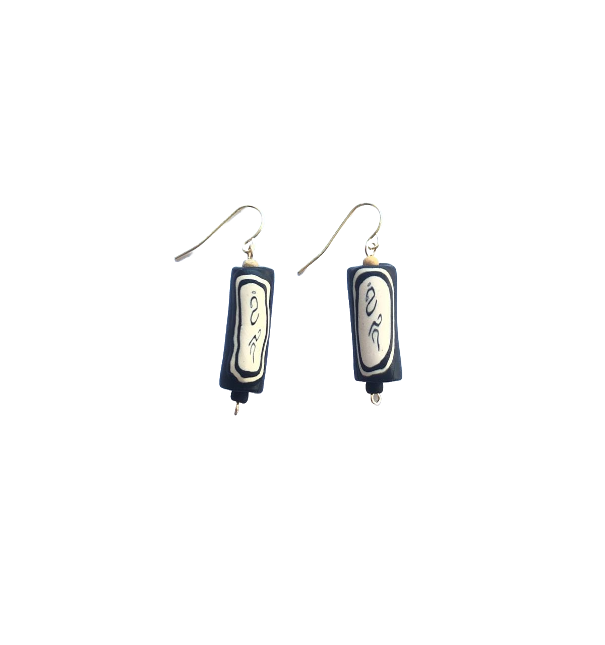 Kynom Earring